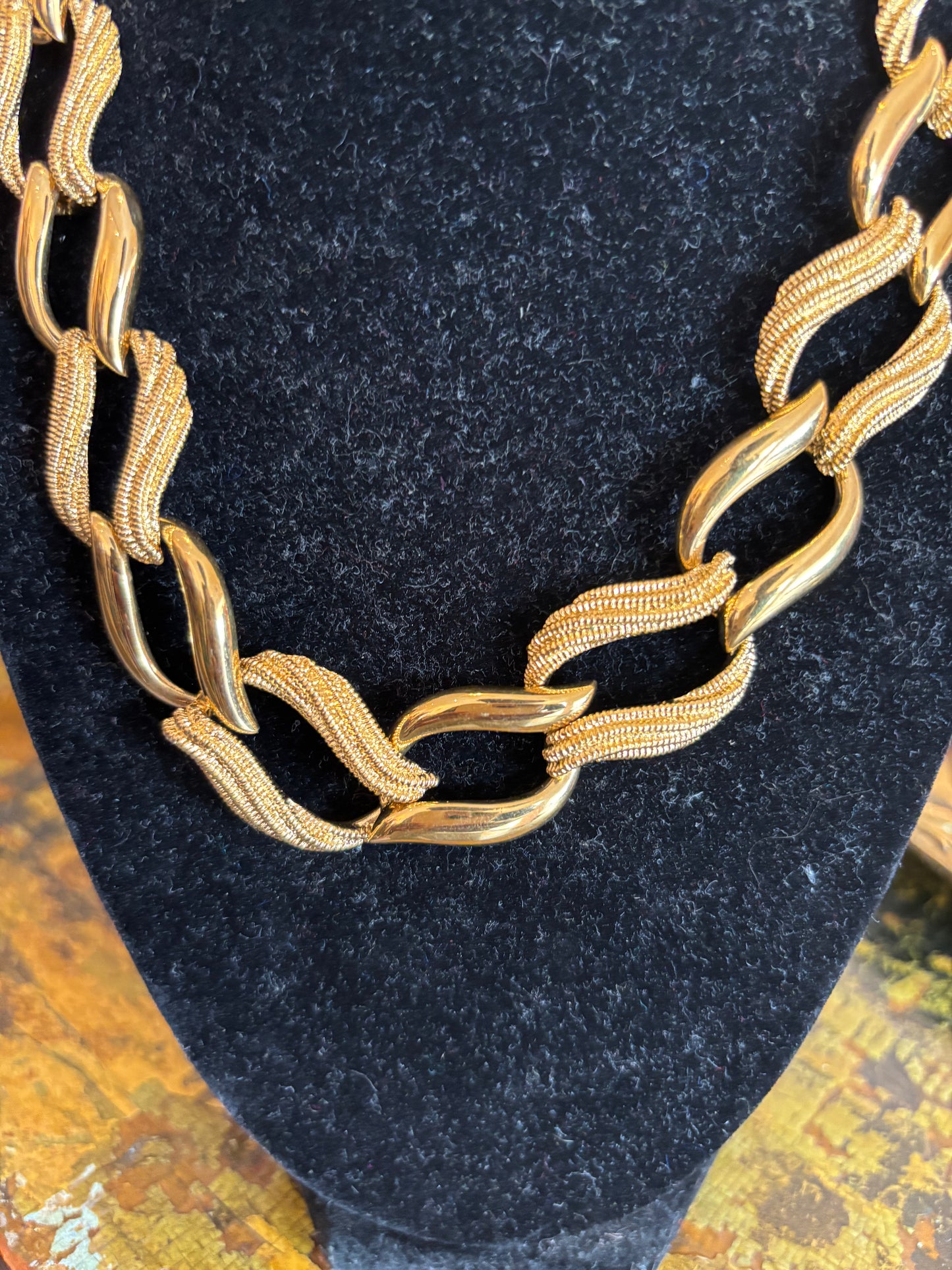 Vtg Napier Gold Tone Necklace