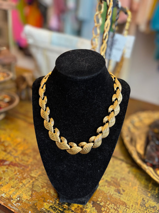Vtg Napier Signed Gold Tone Necklace